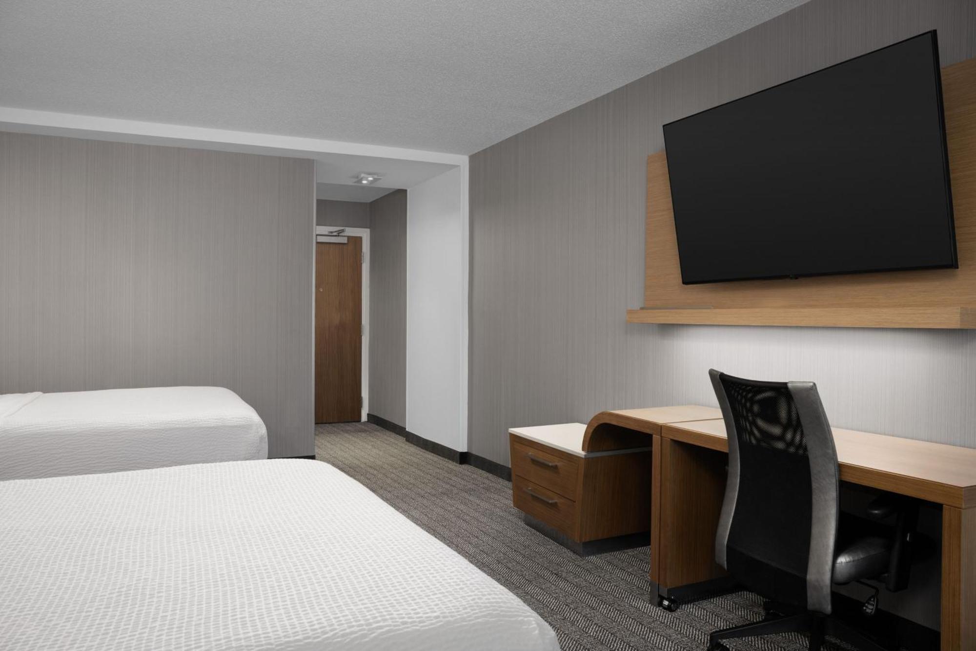 Courtyard By Marriott Philadelphia Hotel 3*